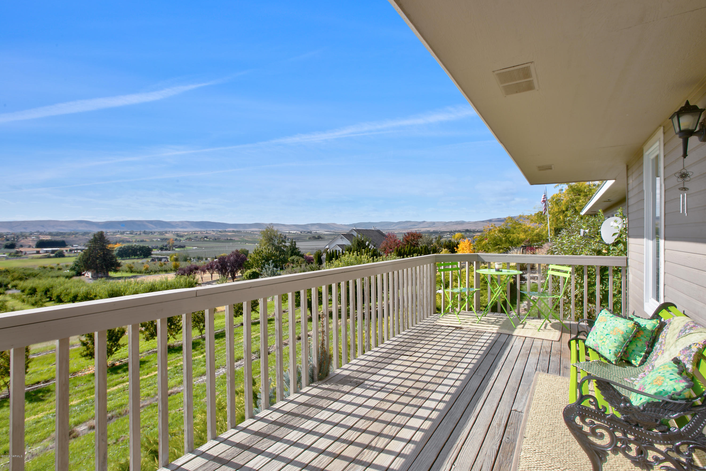 14771 Summitview Ext Road Yakima, WA 98908 - Photo 31 of 45 a view of balcony with furniture