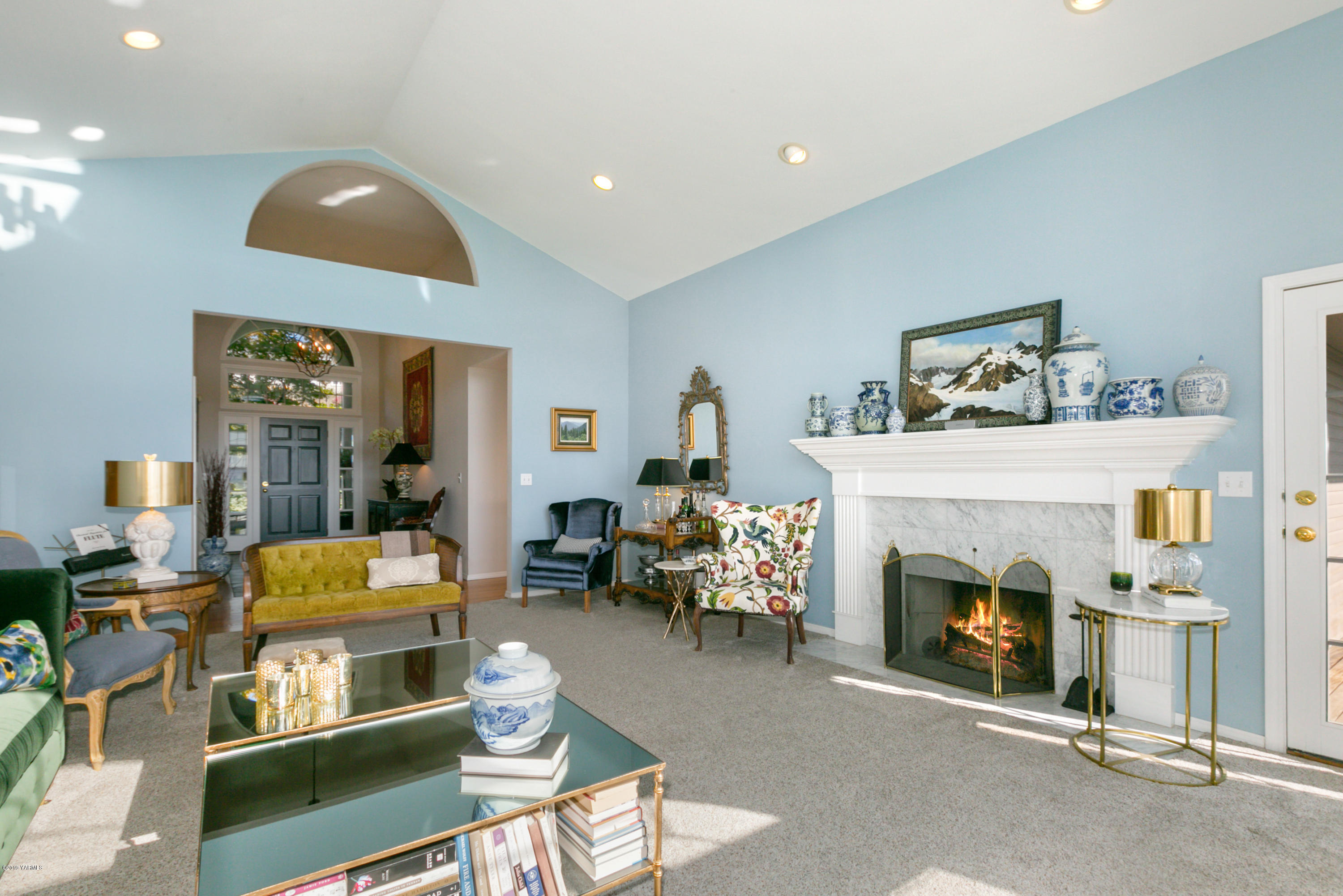 14771 Summitview Ext Road Yakima, WA 98908 - Photo 9 of 45 a living room with furniture and a fireplace