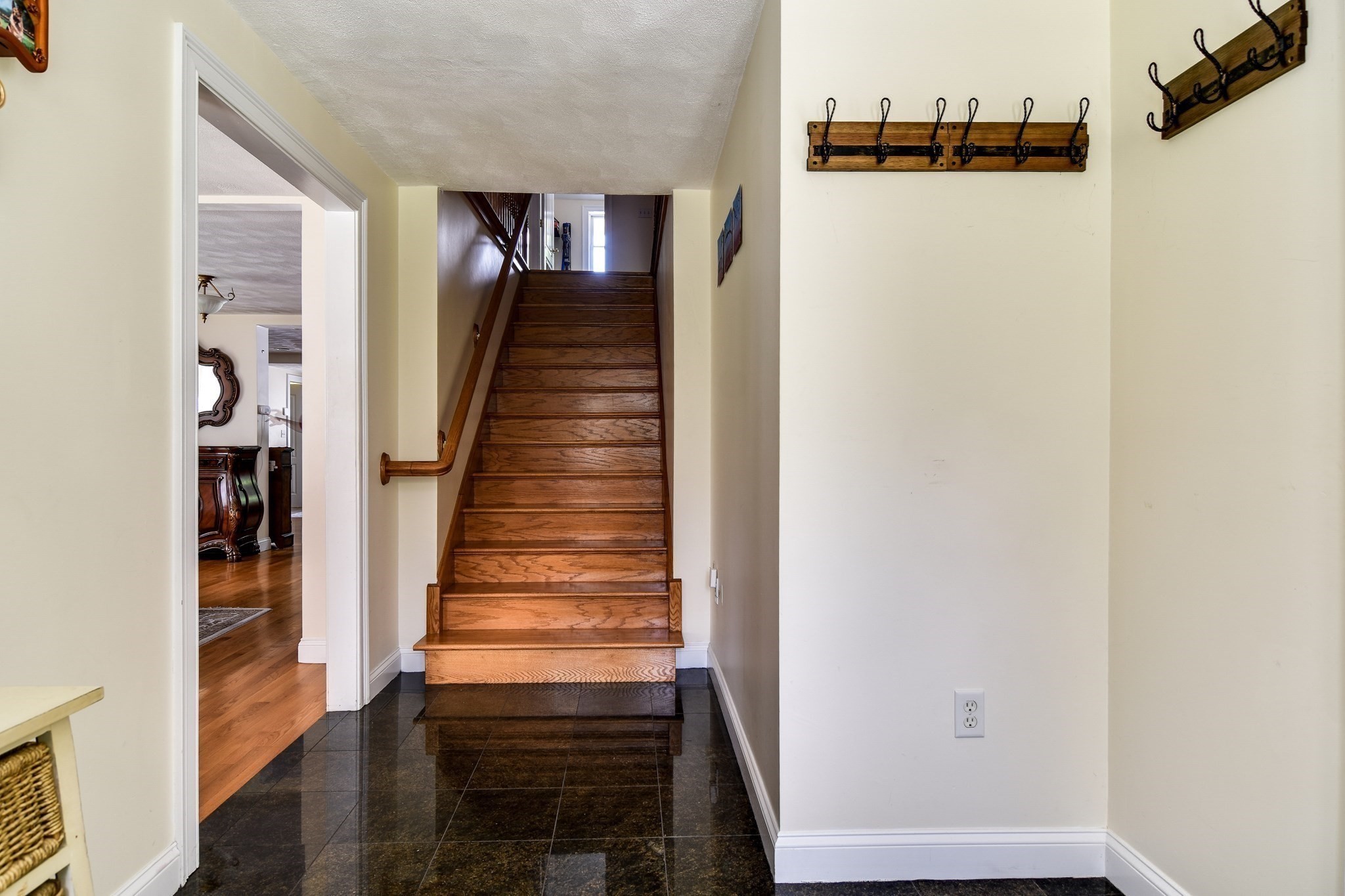 202 Boston Post Road Wayland, MA 01778 - Photo 5 of 38 Gallery Image 5