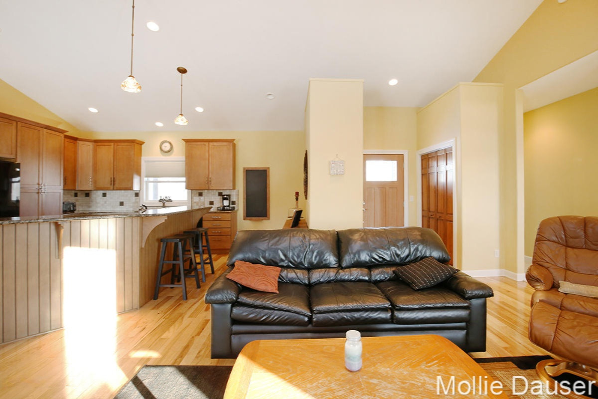 14316 Strotheide Road Northeast Belding, MI 48809 - Photo 5 of 35 IMG_8166