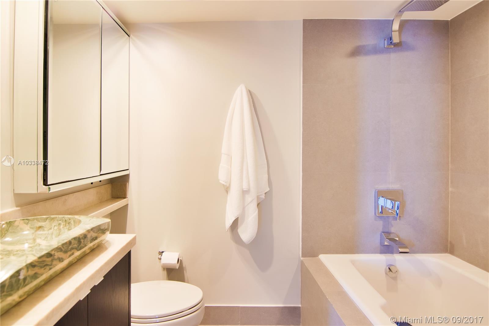 151 Southeast 15th Road, Unit 2802 Miami, FL 33129 - Photo 4 of 6 Bathroom with shower/tub
