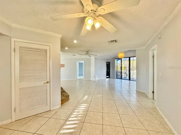 $3,250 | 4112 Beach Drive Southeast, St. Petersburg, FL 33705