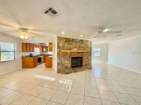 $3,250 | 4112 Beach Drive Southeast, St. Petersburg, FL 33705