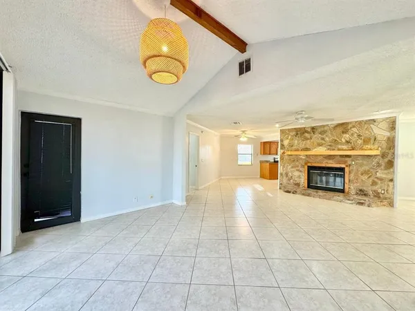 $3,250 | 4112 Beach Drive Southeast, St. Petersburg, FL 33705