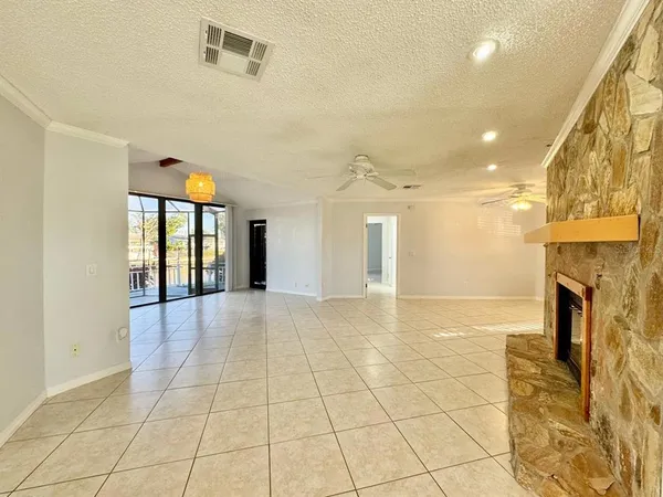 $3,250 | 4112 Beach Drive Southeast, St. Petersburg, FL 33705