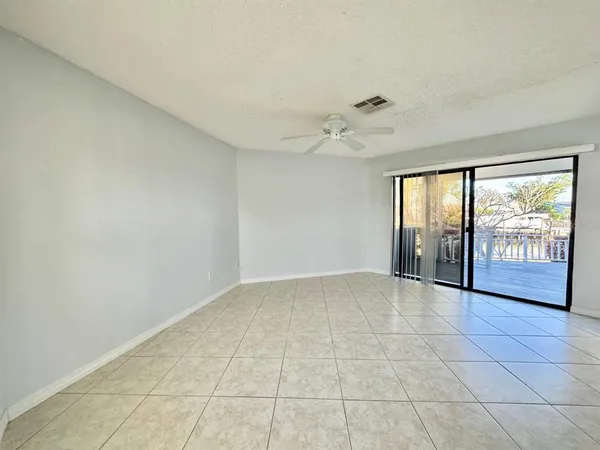 $3,250 | 4112 Beach Drive Southeast, St. Petersburg, FL 33705