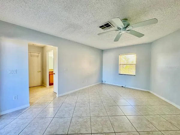 $3,250 | 4112 Beach Drive Southeast, St. Petersburg, FL 33705