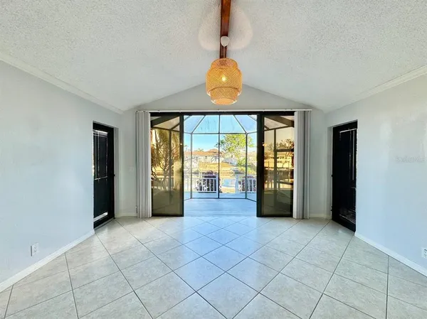 $3,250 | 4112 Beach Drive Southeast, St. Petersburg, FL 33705