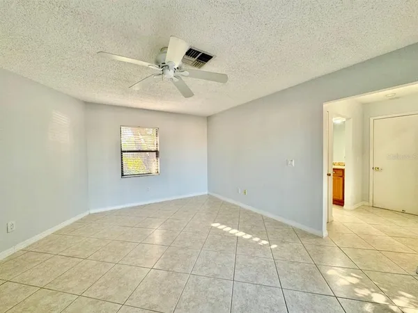 $3,250 | 4112 Beach Drive Southeast, St. Petersburg, FL 33705