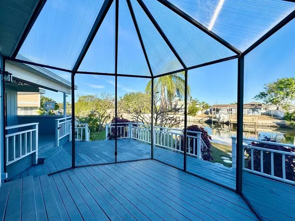 $3,250 | 4112 Beach Drive Southeast, St. Petersburg, FL 33705