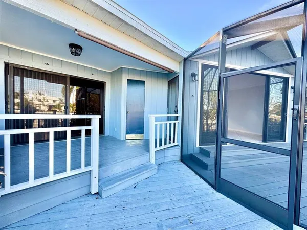 $3,250 | 4112 Beach Drive Southeast, St. Petersburg, FL 33705