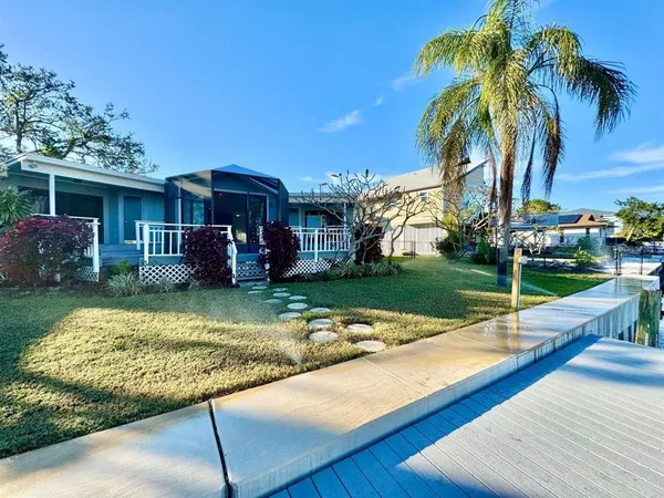 $3,250 | 4112 Beach Drive Southeast, St. Petersburg, FL 33705