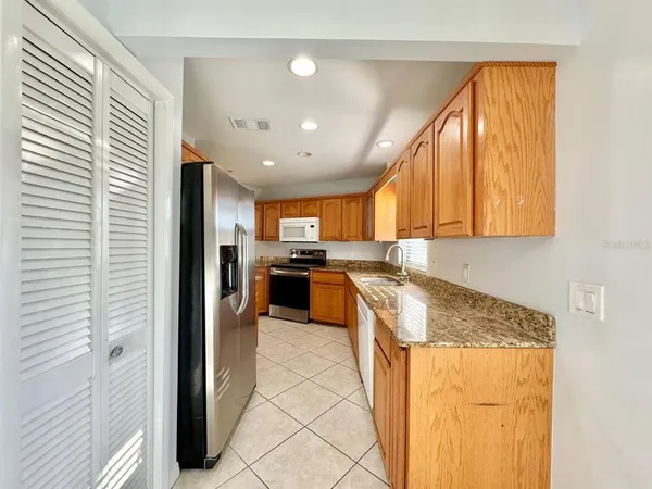 $3,250 | 4112 Beach Drive Southeast, St. Petersburg, FL 33705