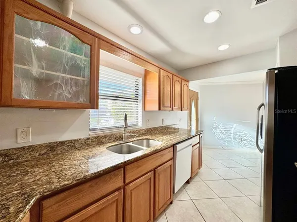 $3,250 | 4112 Beach Drive Southeast, St. Petersburg, FL 33705