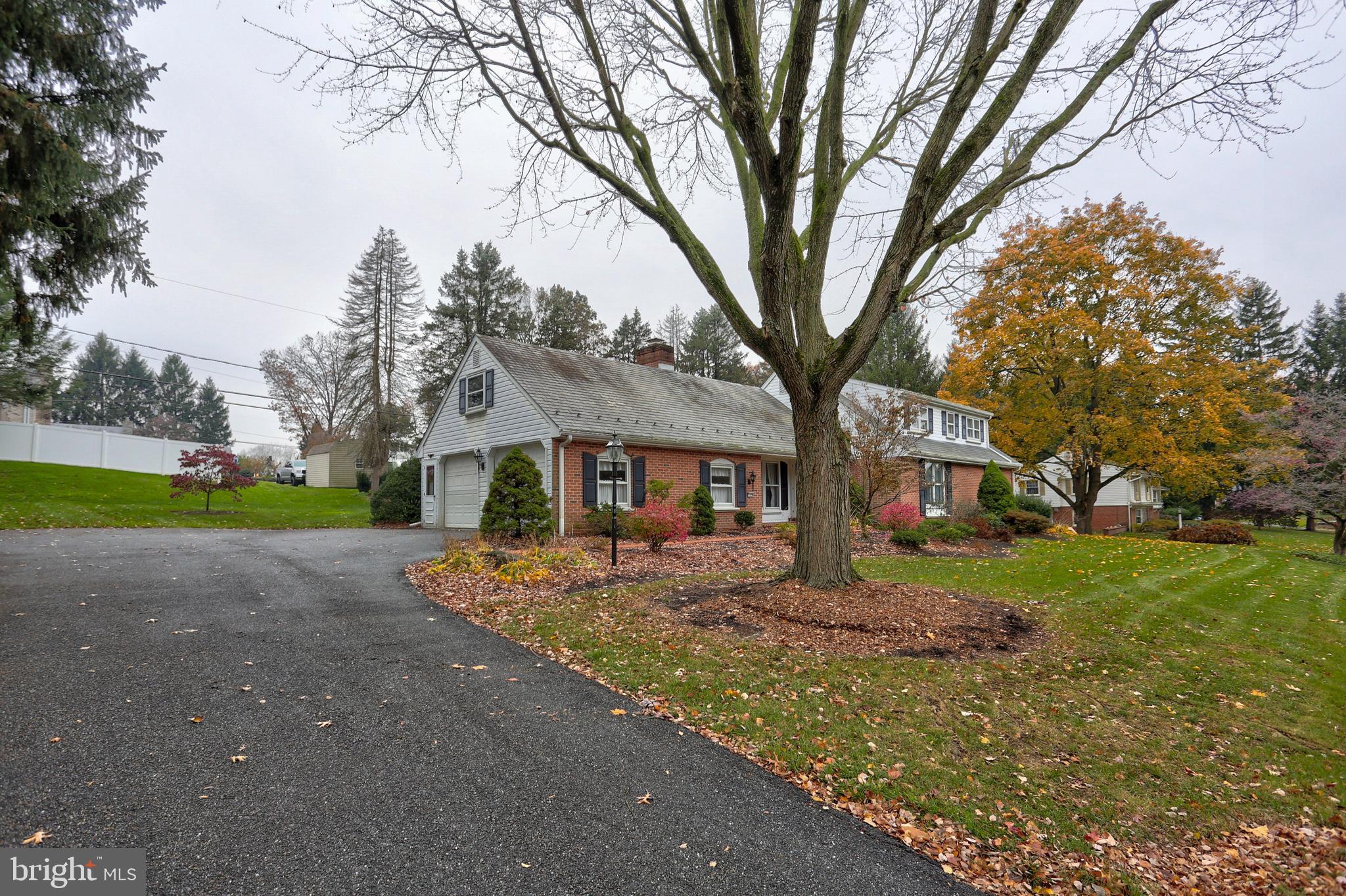 1128 Colonial Road Lancaster, PA 17603 - Photo 3 of 39 Gallery Image 3
