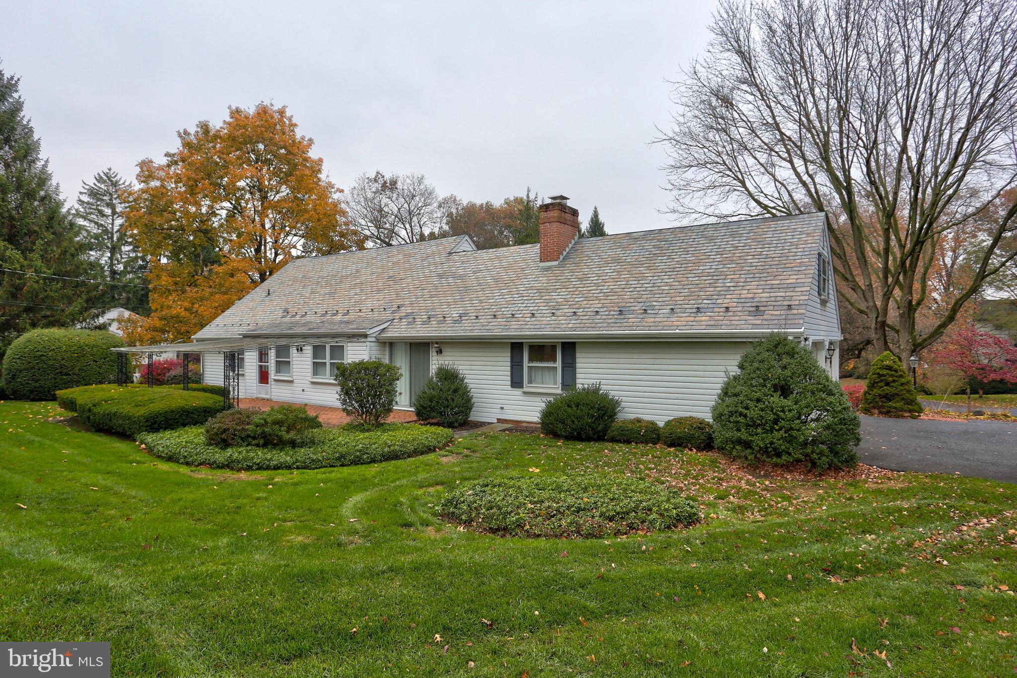 1128 Colonial Road Lancaster, PA 17603 - Photo 4 of 39 Gallery Image 4