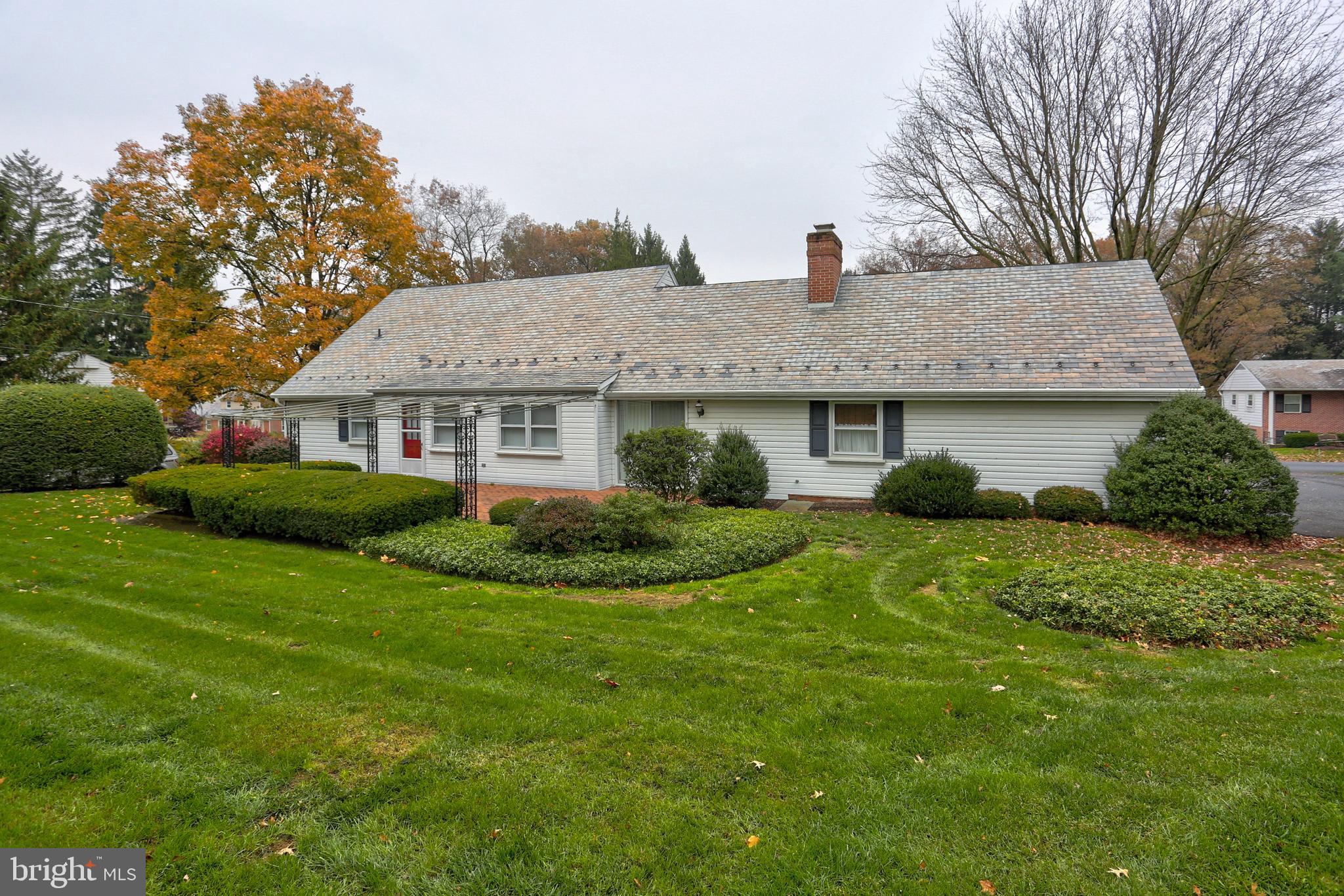 1128 Colonial Road Lancaster, PA 17603 - Photo 5 of 39 Gallery Image 5