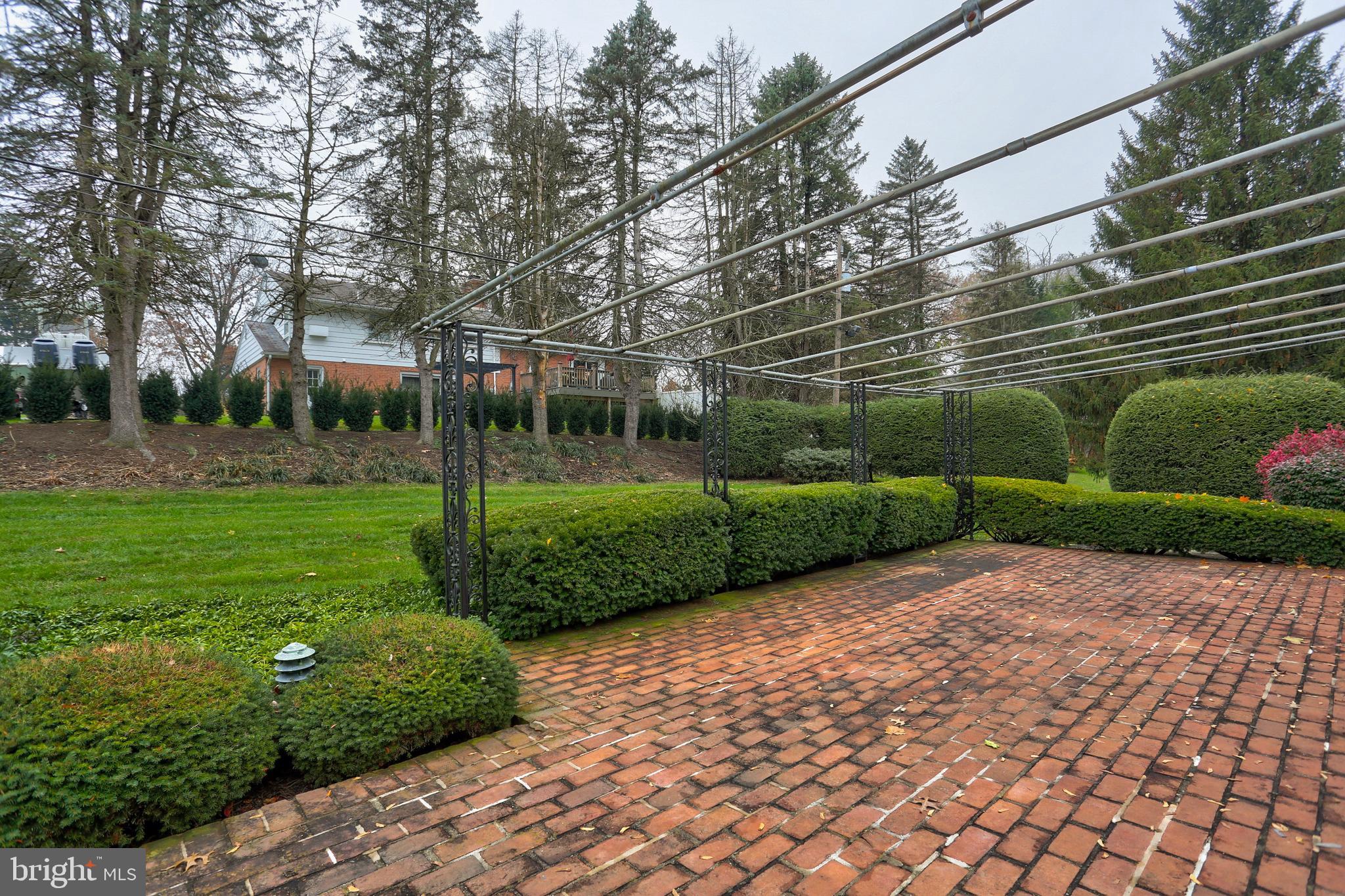 1128 Colonial Road Lancaster, PA 17603 - Photo 7 of 39 Gallery Image 7