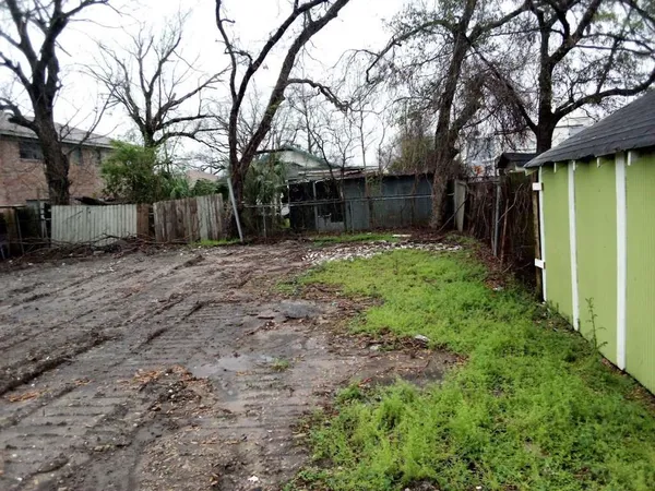 $79,999 | 111 Blackwell Street, Pasadena, TX 77506