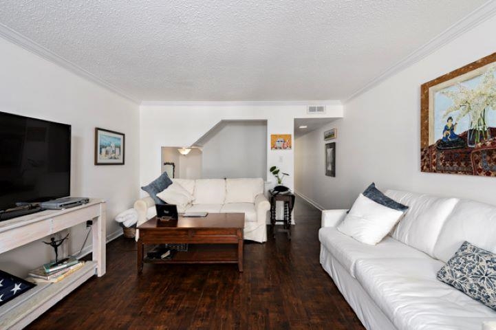 710 South Mobile Street, Unit 52 Fairhope, AL 36532 - Photo 24 of 58 Living Room