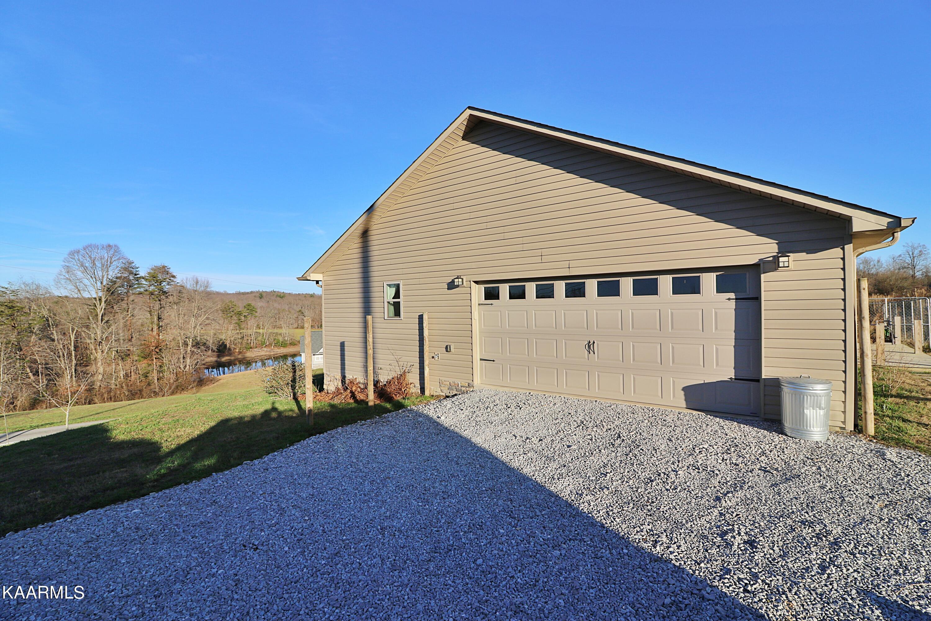 164 Pine Creek Road Oneida, TN 37841 - Photo 33 of 35 094A2218