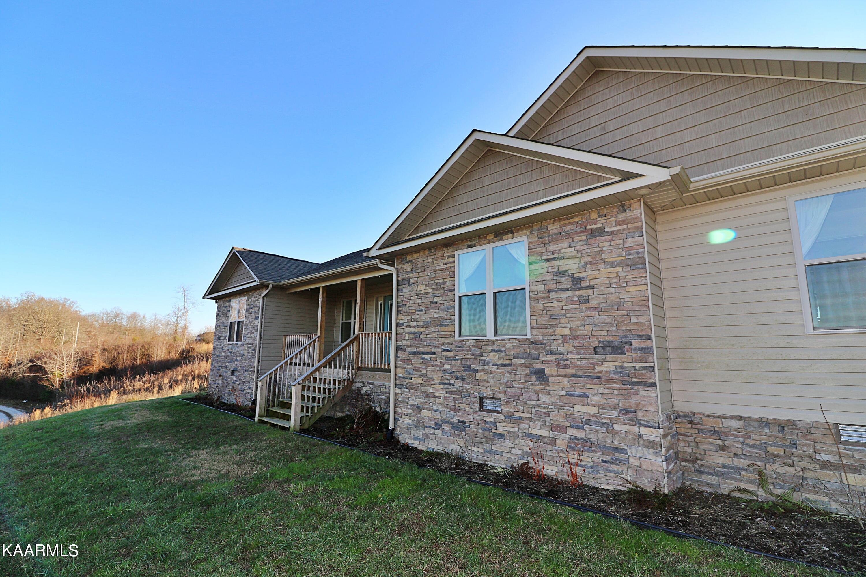 164 Pine Creek Road Oneida, TN 37841 - Photo 34 of 35 094A2196