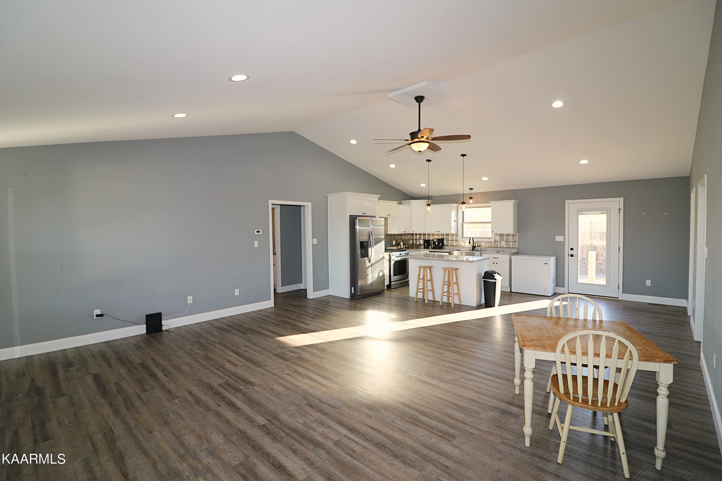 164 Pine Creek Road Oneida, TN 37841 - Photo 5 of 35 094A2171