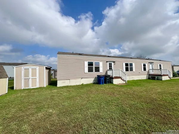 $1,450 | 244 Cactus Wren Loop, New Braunfels, TX 78130