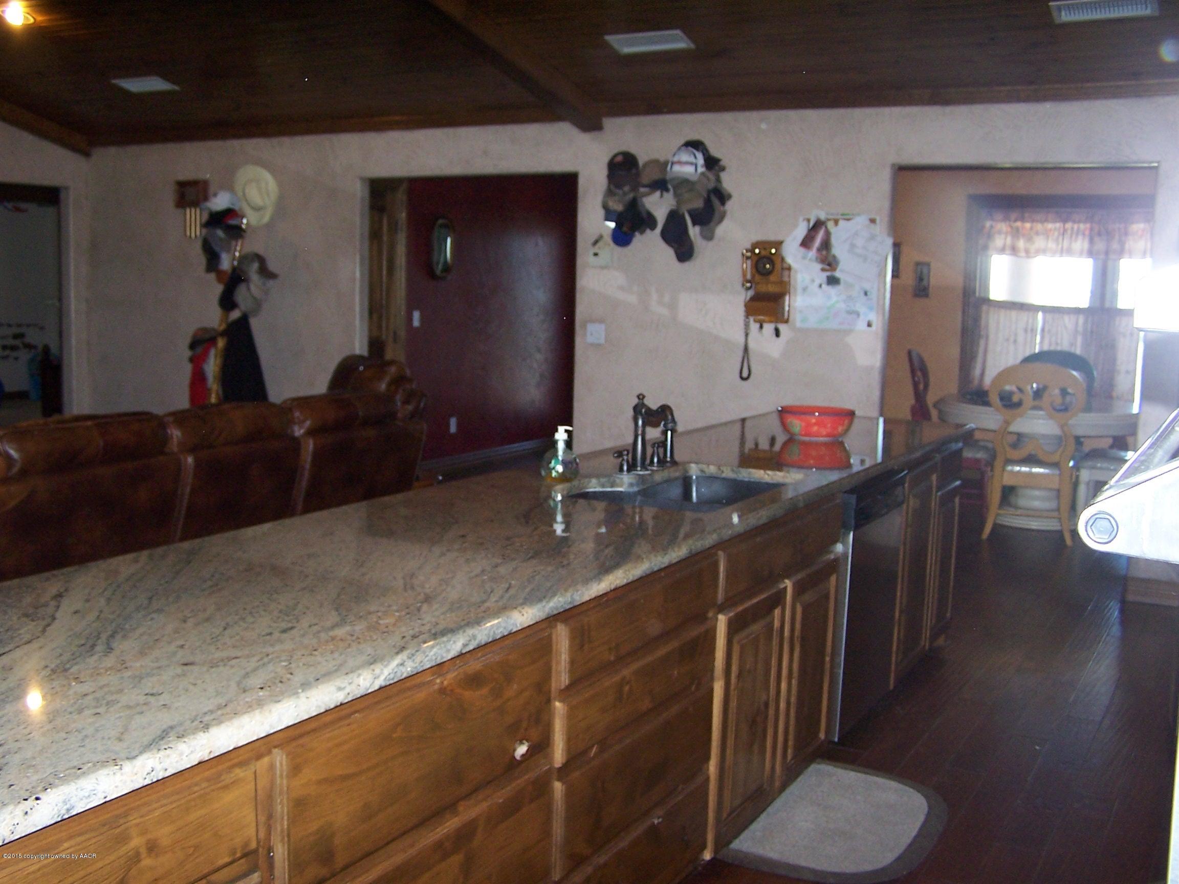 687 Sunset Road Fritch, TX 79036 - Photo 9 of 27 102_6349