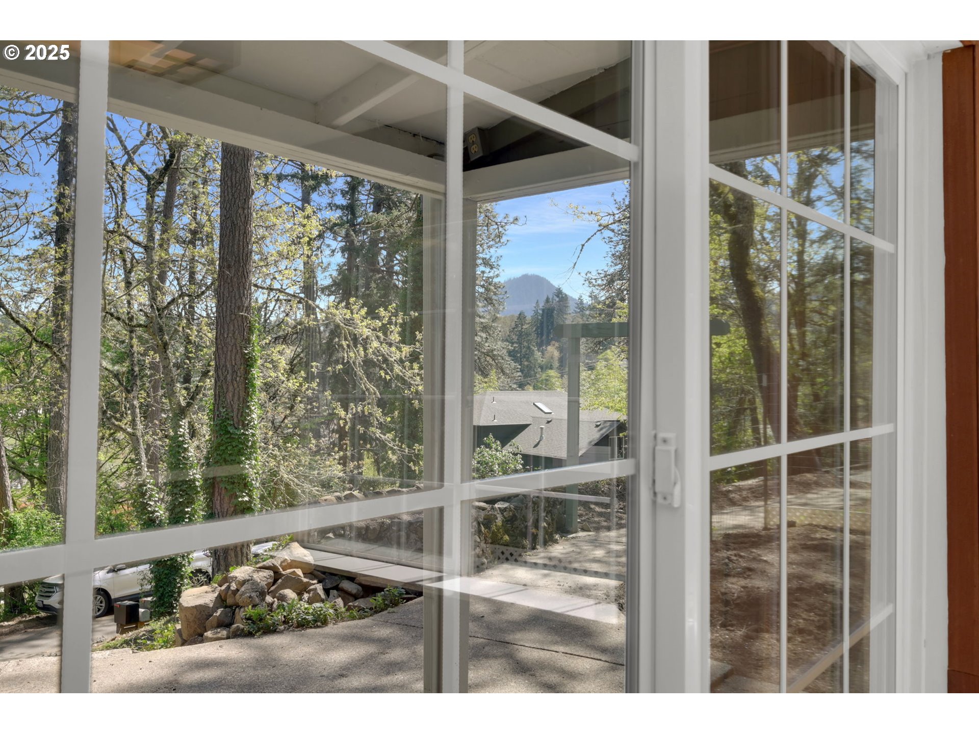 22 Prall Lane Eugene, OR 97405 - Photo 13 of 43 a view of a porch