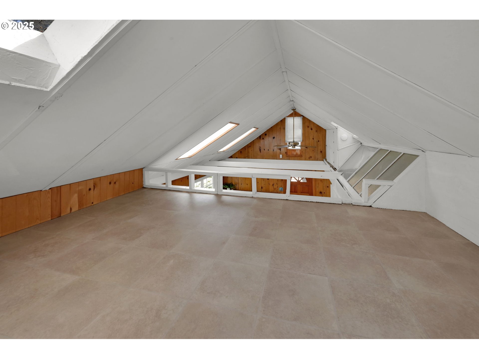 22 Prall Lane Eugene, OR 97405 - Photo 25 of 43 a front view of a house with a yard