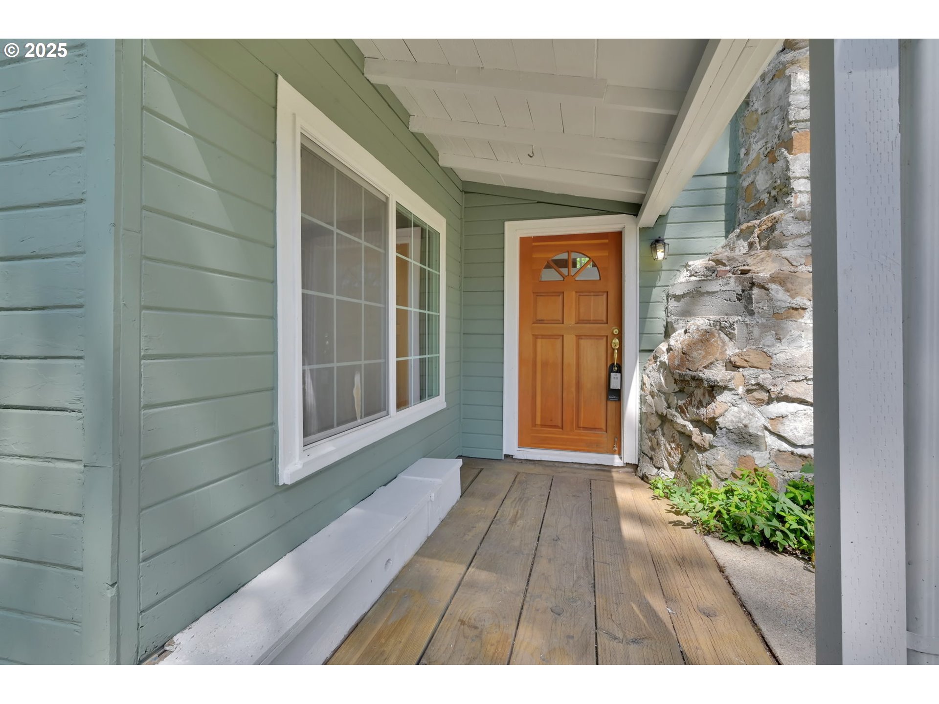 22 Prall Lane Eugene, OR 97405 - Photo 3 of 43 a view of outdoor space and wooden floor