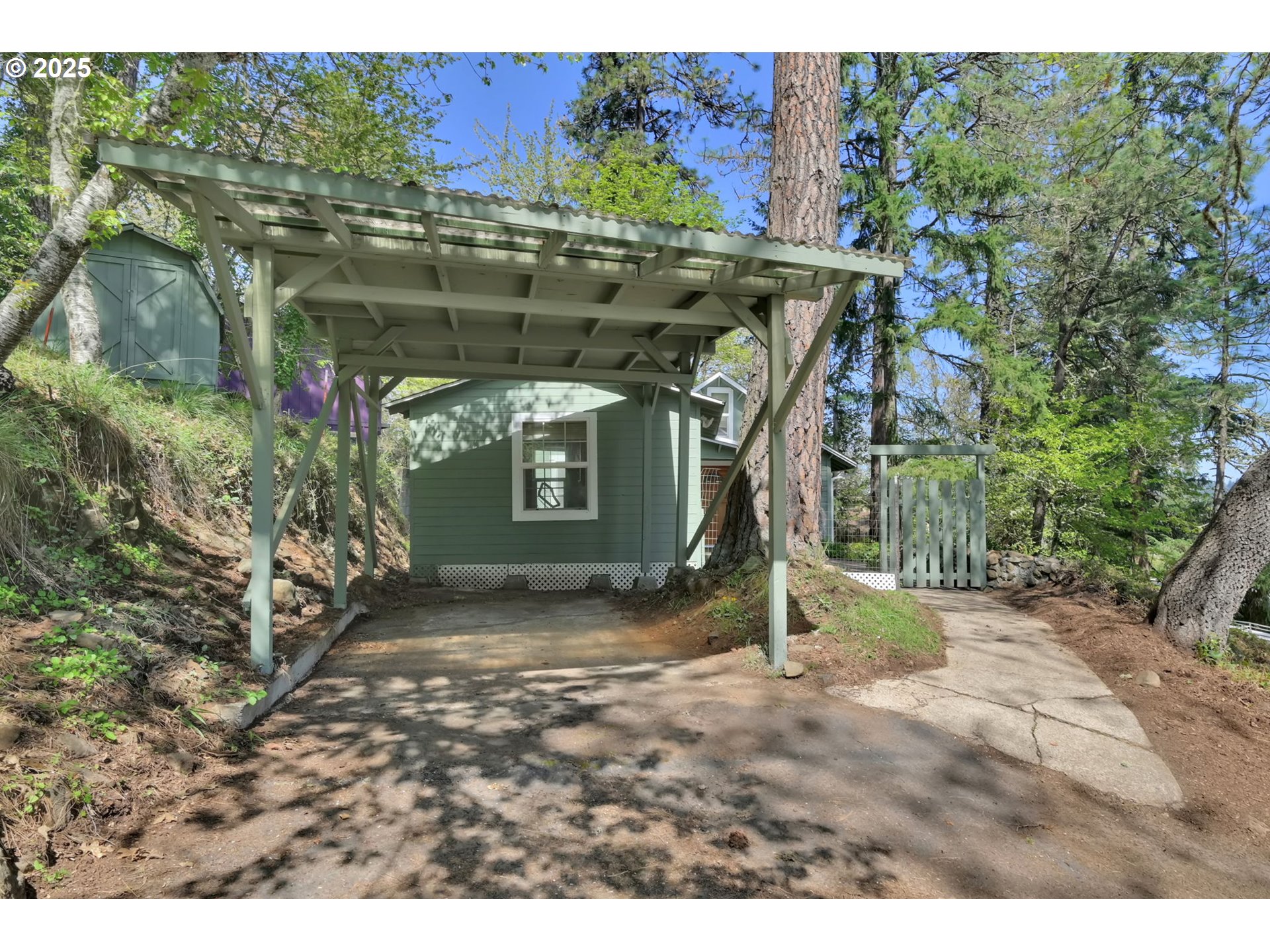 22 Prall Lane Eugene, OR 97405 - Photo 38 of 43 a view of outdoor space and yard