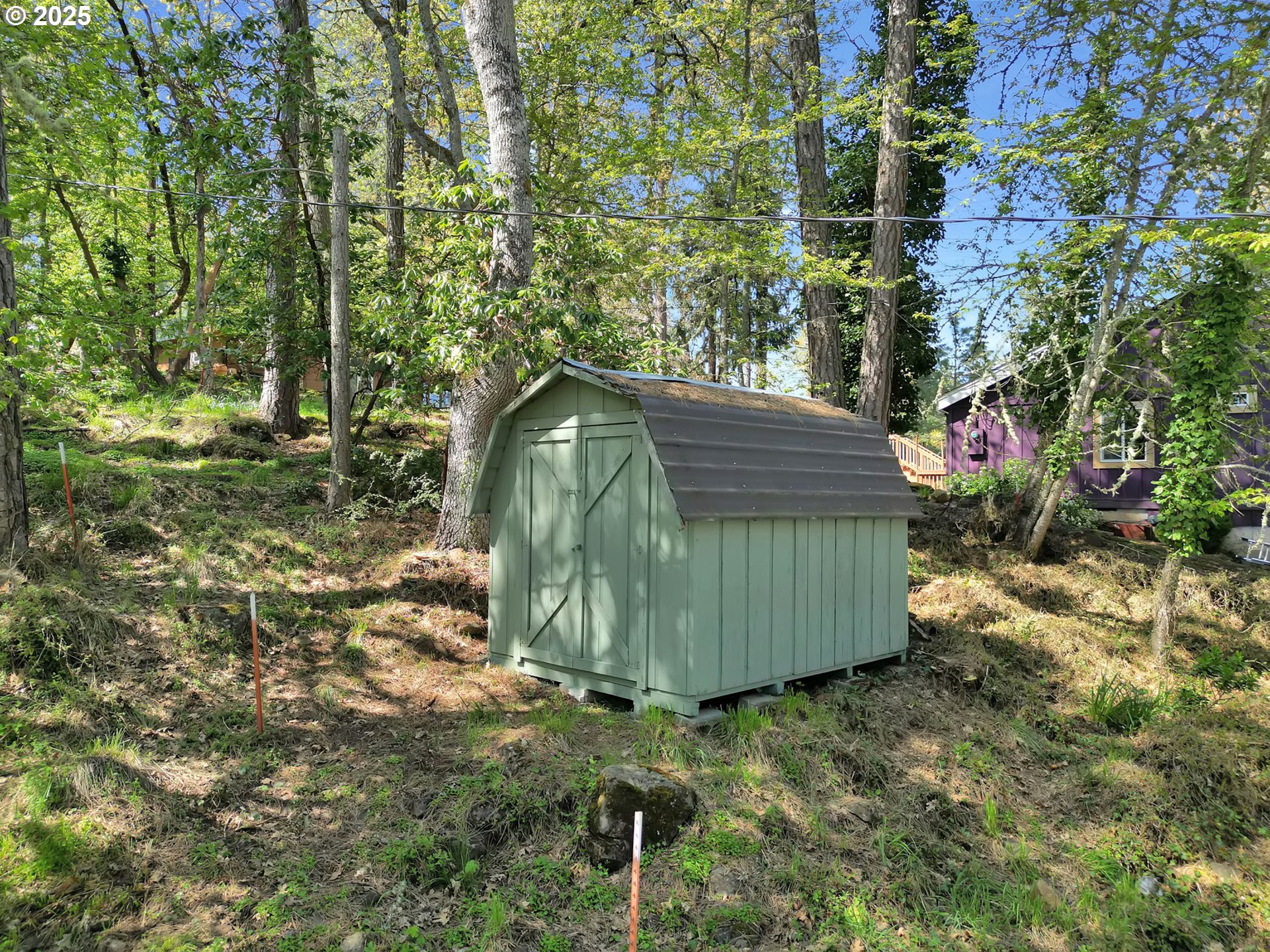 22 Prall Lane Eugene, OR 97405 - Photo 39 of 43 a view of a backyard