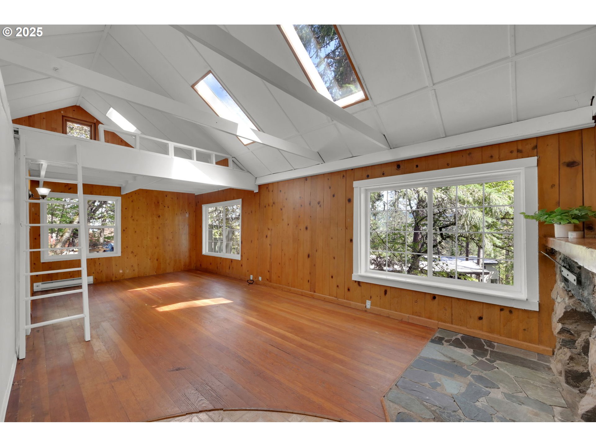 22 Prall Lane Eugene, OR 97405 - Photo 4 of 43 a view of an empty room with a window