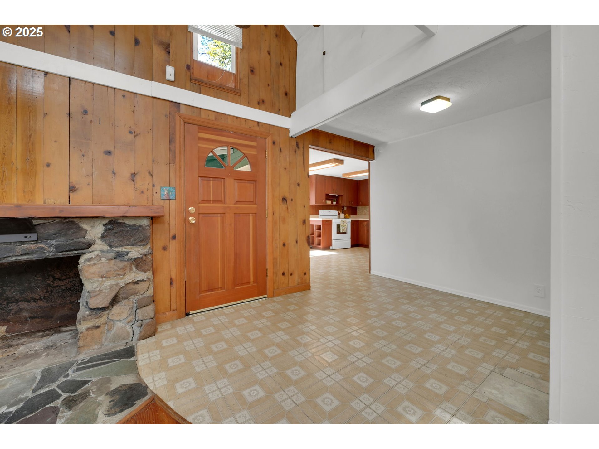 22 Prall Lane Eugene, OR 97405 - Photo 7 of 43 a view of a livingroom with wooden floor