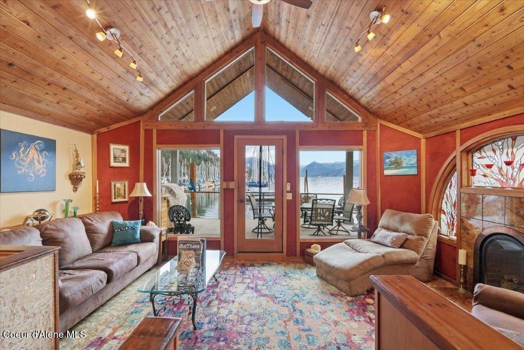 34129 Scenic Bay Road Bayview, ID 83803 - Photo 19 of 69 Living Room