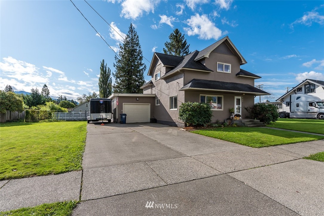 237 Garfield Street Sumas, WA 98295 - Photo 2 of 31 Gallery Image 2