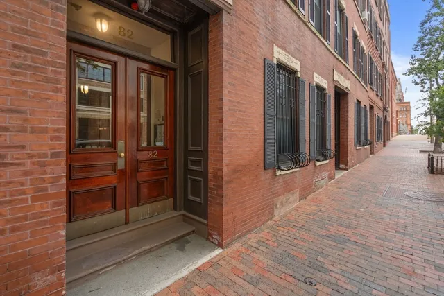 a view of a entryway of the house