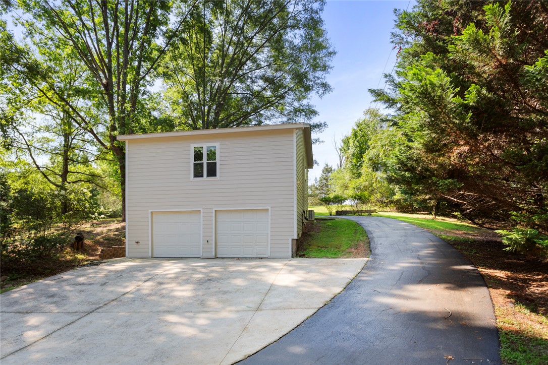 200 Mullins Ford Landing Road Westminster, SC 29693 - Photo 32 of 47
