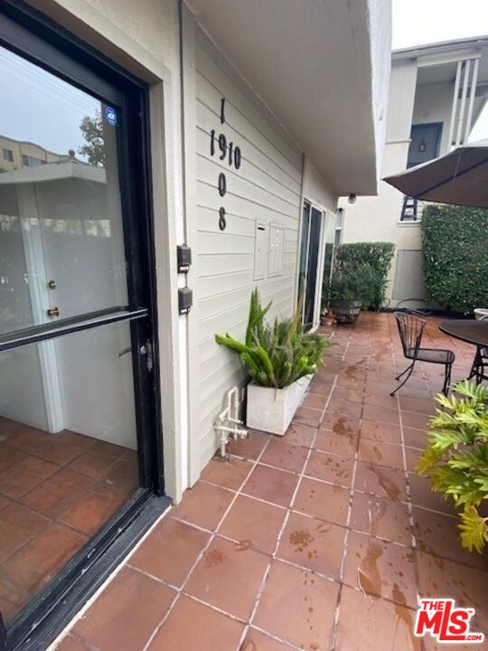 1908 Pacific Avenue Venice, CA 90291 - Photo 15 of 16 a view of a entryway door of the house