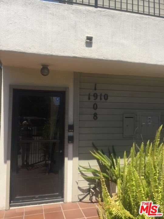 1908 Pacific Avenue Venice, CA 90291 - Photo 3 of 16