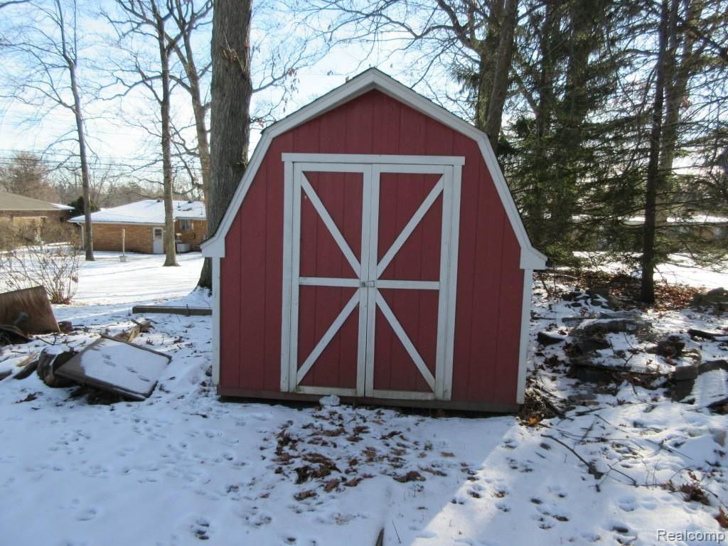 195 Boyken Road Rochester Hills, MI 48307 - Photo 38 of 40