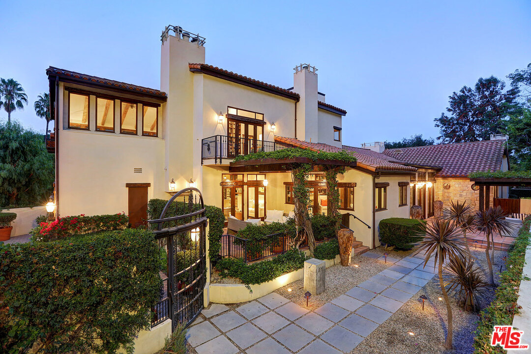 10960 Bellagio Road Los Angeles, CA 90077 - Photo 2 of 22