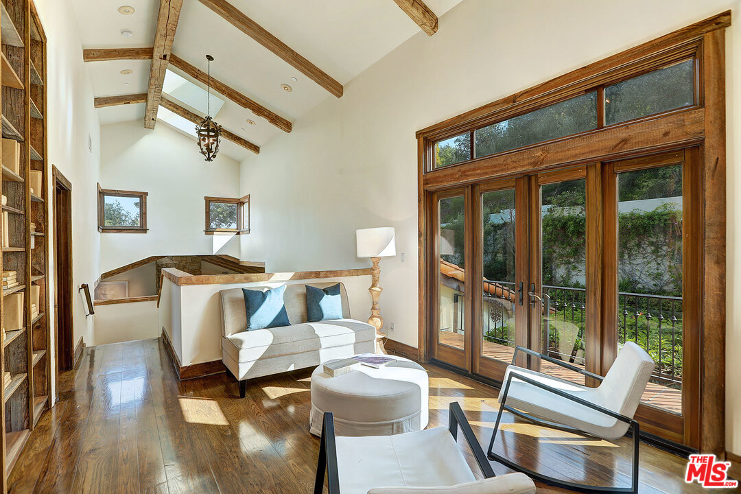 10960 Bellagio Road Los Angeles, CA 90077 - Photo 14 of 22