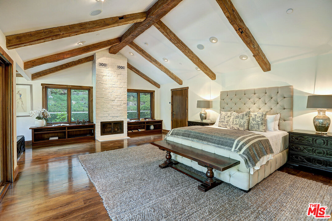 10960 Bellagio Road Los Angeles, CA 90077 - Photo 10 of 22