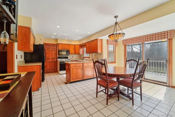 $675,000 | 1 Boxwood Lane, Montgomery, NY 12549
