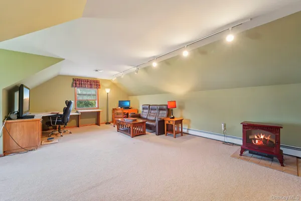 $675,000 | 1 Boxwood Lane, Montgomery, NY 12549