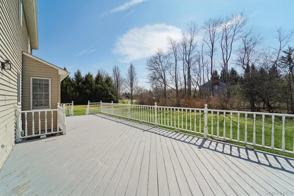 $675,000 | 1 Boxwood Lane, Montgomery, NY 12549