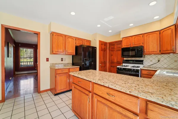 $675,000 | 1 Boxwood Lane, Montgomery, NY 12549